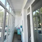Appartement 3 Apartment, Center, 1st Floor Flat, Aubg, Wifi, Pc I5 Ssd, Tablet, Androidmitvbox, 3 Led Tvs 200 Channels, Long Terrace, Self-easy-late Check-in Key Box, Before Greece *