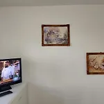 شقة 3 Apartment, Center, 1st Floor Flat, Aubg, Wifi, Pc I5 Ssd, Tablet, Androidmitvbox, 3 Led Tvs 200 Channels, Long Terrace, Self-easy-late Check-in Key Box, Before Greece