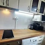 شقة 3 Apartment, Center, 1st Floor Flat, Aubg, Wifi, Pc I5 Ssd, Tablet, Androidmitvbox, 3 Led Tvs 200 Channels, Long Terrace, Self-easy-late Check-in Key Box, Before Greece بلاغويفغراد