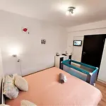 شقة 3 Apartment, Center, 1st Floor Flat, Aubg, Wifi, Pc I5 Ssd, Tablet, Androidmitvbox, 3 Led Tvs 200 Channels, Long Terrace, Self-easy-late Check-in Key Box, Before Greece