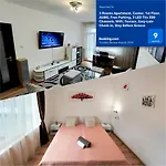 3 Apartment, Center, 1st Floor Flat, Aubg, Wifi, Pc I5 Ssd, Tablet, Androidmitvbox, 3 Led Tvs 200 Channels, Long Terrace, Self-easy-late Check-in Key Box, Before Greece Appartement