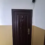 شقة 3 Apartment, Center, 1st Floor Flat, Aubg, Wifi, Pc I5 Ssd, Tablet, Androidmitvbox, 3 Led Tvs 200 Channels, Long Terrace, Self-easy-late Check-in Key Box, Before Greece *