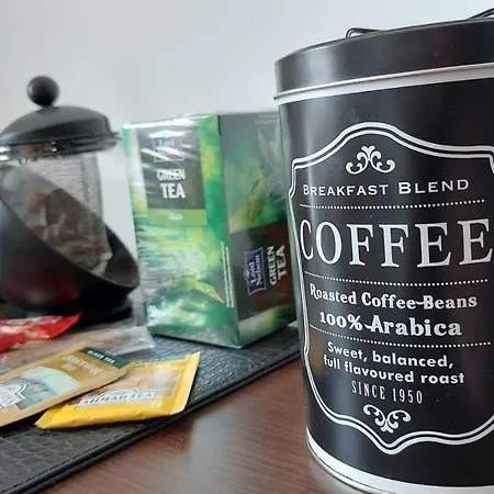 3 Apartment, Center, 1st Floor Flat, Aubg, Wifi, Pc I5 Ssd, Tablet, Androidmitvbox, 3 Led Tvs 200 Channels, Long Terrace, Self-easy-late Check-in, Before Greece *