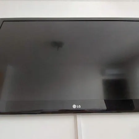 דירה 3 Apartment, Center, 1st Floor Flat, Aubg, Wifi, Pc I5 Ssd, Tablet, Androidmitvbox, 3 Led Tvs 200 Channels, Long Terrace, Self-easy-late Check-in, Before Greece בלאגובגראד