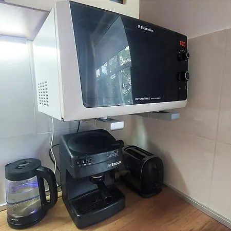Center Terrace Apartment: Tech-equipped Comfort With Free Parking Apartment