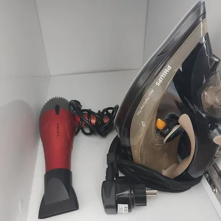 公寓 3 Apartment, Center, 1st Floor Flat, Aubg, Wifi, Pc I5 Ssd, Tablet, Androidmitvbox, 3 Led Tvs 200 Channels, Long Terrace, Self-easy-late Check-in Key Box, Before Greece 布拉格埃夫格拉德