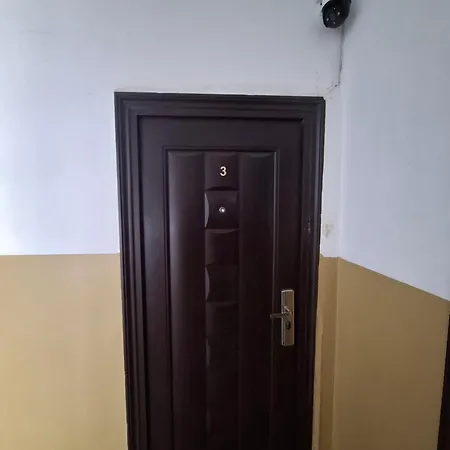 דירה 3 Apartment, Center, 1st Floor Flat, Aubg, Wifi, Pc I5 Ssd, Tablet, Androidmitvbox, 3 Led Tvs 200 Channels, Long Terrace, Self-easy-late Check-in, Before Greece *