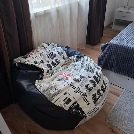 3 Apartment, Center, 1st Floor Flat, Aubg, Wifi, Pc I5 Ssd, Tablet, Androidmitvbox, 3 Led Tvs 200 Channels, Long Terrace, Self-easy-late Check-in Key Box, Before Greece شقة بلاغويفغراد
