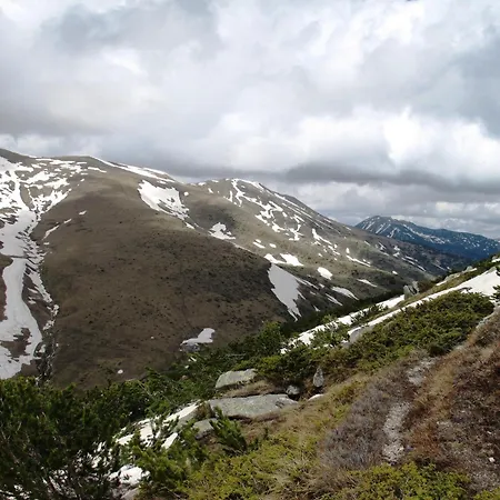 アパート 3 Apartment, Center, 1st Floor Flat, Aubg, Wifi, Pc I5 Ssd, Tablet, Androidmitvbox, 3 Led Tvs 200 Channels, Long Terrace, Self-easy-late Check-in, Before Greece ブラゴエヴグラト