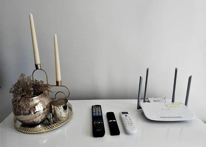 3 Apartment, Center, 1st Floor Flat, Aubg, Wifi, Pc I5 Ssd, Tablet, Androidmitvbox, 3 Led Tvs 200 Channels, Long Terrace, Self-easy-late Check-in, Before Greece