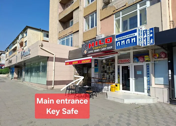 3 Apartment, Center, 1st Floor Flat, Aubg, Wifi, Pc I5 Ssd, Tablet, Androidmitvbox, 3 Led Tvs 200 Channels, Long Terrace, Self-easy-late Check-in, Before Greece ブラゴエヴグラト